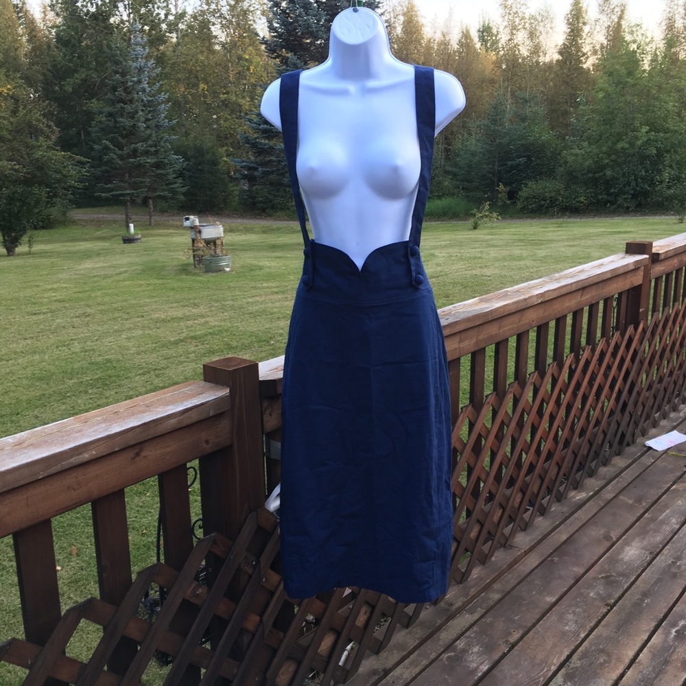 Pencil skirt with suspenders